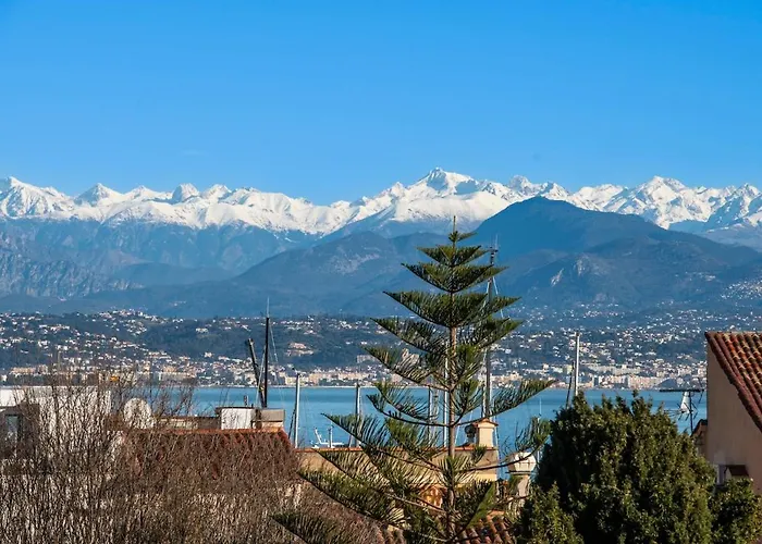 Two Bed With A Fantastic View In Old Town Antibes
