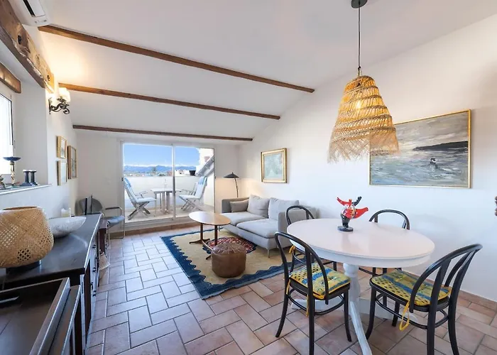 Two Bed With A Fantastic View In Old Town Apartmán Antibes